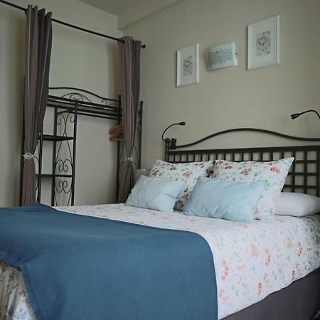 Naquela Castroviejo Guest House Ngoại thất bức ảnh